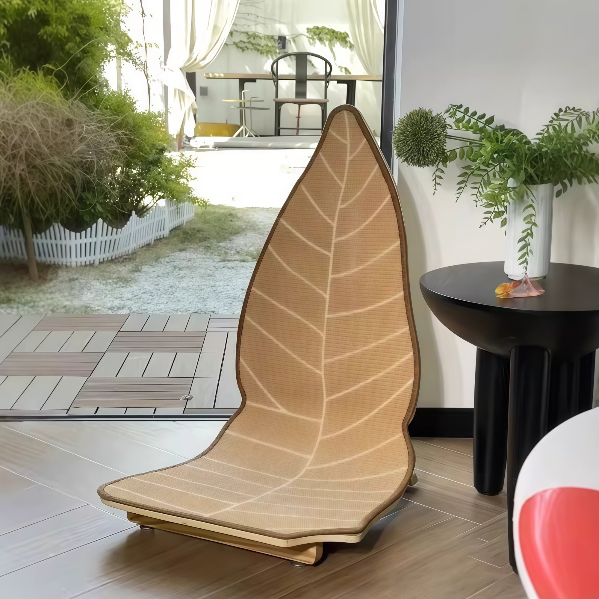 Leaf-Shaped Wall-Leaning Sisal Cat Scratcher Lounge